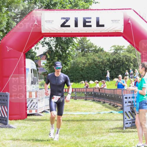 21.06.2026 - 29. Vierlanden-Triathlon Andreas Tolksdorf http://msf.ph/oto/9920421 21.06.2026 13:12:57 Ziel 86 meine-sportfotos.de