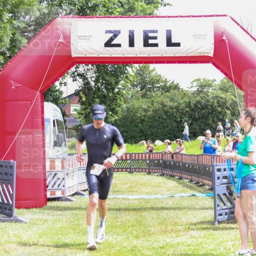 21.06.2026 - 29. Vierlanden-Triathlon Andreas Tolksdorf http://msf.ph/oto/9920422 21.06.2026 13:12:57 Ziel 86 meine-sportfotos.de