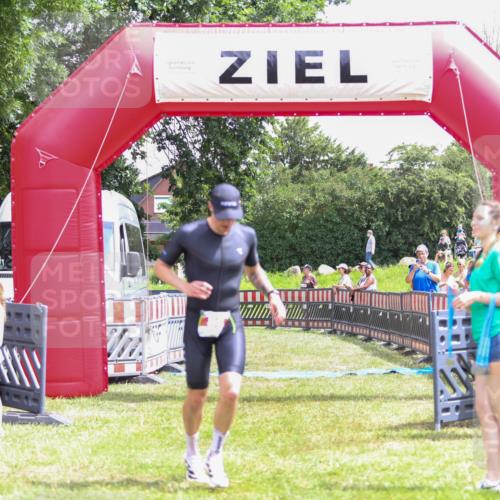21.06.2026 - 29. Vierlanden-Triathlon Andreas Tolksdorf http://msf.ph/oto/9920424 21.06.2026 13:12:57 Ziel 86 meine-sportfotos.de