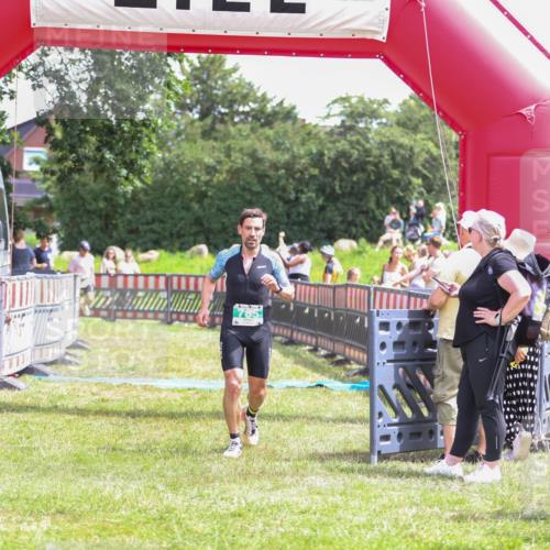 21.06.2026 - 29. Vierlanden-Triathlon Andreas Tolksdorf http://msf.ph/oto/9920442 21.06.2026 13:13:35 Ziel 290, 785 meine-sportfotos.de