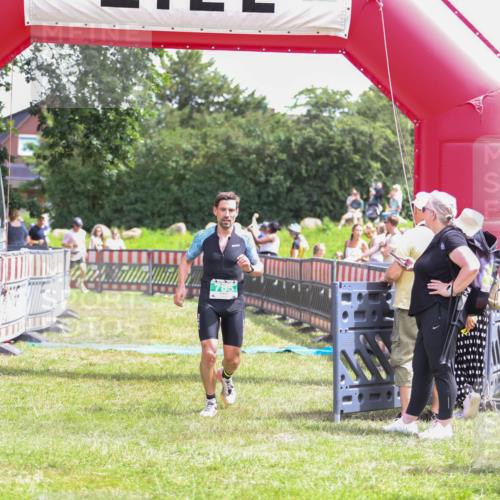21.06.2026 - 29. Vierlanden-Triathlon Andreas Tolksdorf http://msf.ph/oto/9920443 21.06.2026 13:13:35 Ziel 290, 785 meine-sportfotos.de