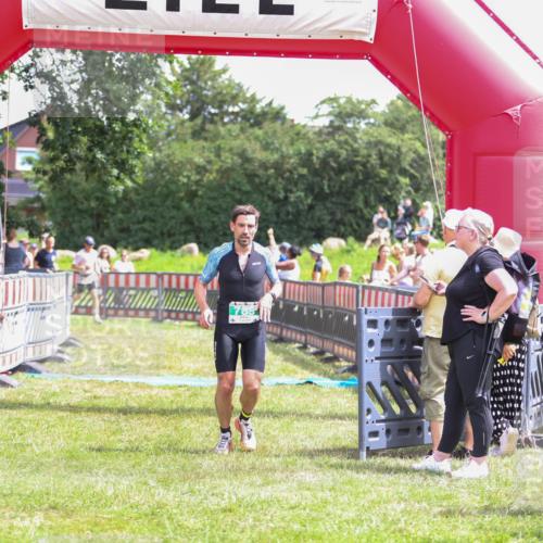 21.06.2026 - 29. Vierlanden-Triathlon Andreas Tolksdorf http://msf.ph/oto/9920445 21.06.2026 13:13:35 Ziel 290, 785 meine-sportfotos.de
