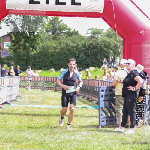 21.06.2026 - 29. Vierlanden-Triathlon Andreas Tolksdorf http://msf.ph/oto/9920451 21.06.2026 13:13:36 Ziel 290, 785 meine-sportfotos.de