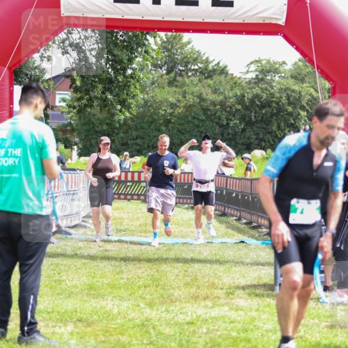 21.06.2026 - 29. Vierlanden-Triathlon Andreas Tolksdorf http://msf.ph/oto/9920460 21.06.2026 13:13:40 Ziel 290 meine-sportfotos.de