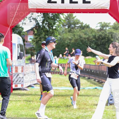21.06.2026 - 29. Vierlanden-Triathlon Andreas Tolksdorf http://msf.ph/oto/9920483 21.06.2026 13:14:18 Ziel 29, 244 meine-sportfotos.de