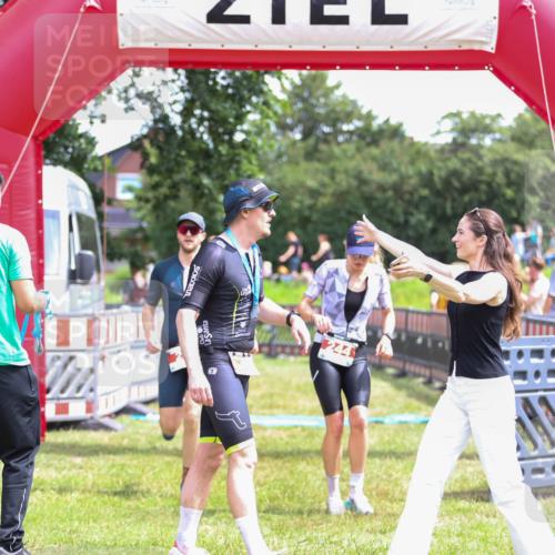 21.06.2026 - 29. Vierlanden-Triathlon Andreas Tolksdorf http://msf.ph/oto/9920485 21.06.2026 13:14:18 Ziel 29, 244 meine-sportfotos.de