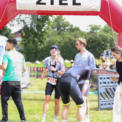 21.06.2026 - 29. Vierlanden-Triathlon Andreas Tolksdorf http://msf.ph/oto/9920494 21.06.2026 13:14:28 Ziel  meine-sportfotos.de