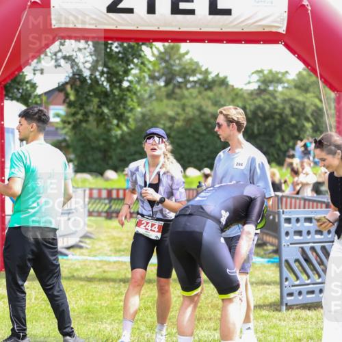 21.06.2026 - 29. Vierlanden-Triathlon Andreas Tolksdorf http://msf.ph/oto/9920495 21.06.2026 13:14:28 Ziel  meine-sportfotos.de