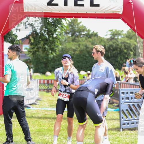21.06.2026 - 29. Vierlanden-Triathlon Andreas Tolksdorf http://msf.ph/oto/9920496 21.06.2026 13:14:28 Ziel  meine-sportfotos.de