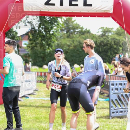 21.06.2026 - 29. Vierlanden-Triathlon Andreas Tolksdorf http://msf.ph/oto/9920499 21.06.2026 13:14:29 Ziel  meine-sportfotos.de