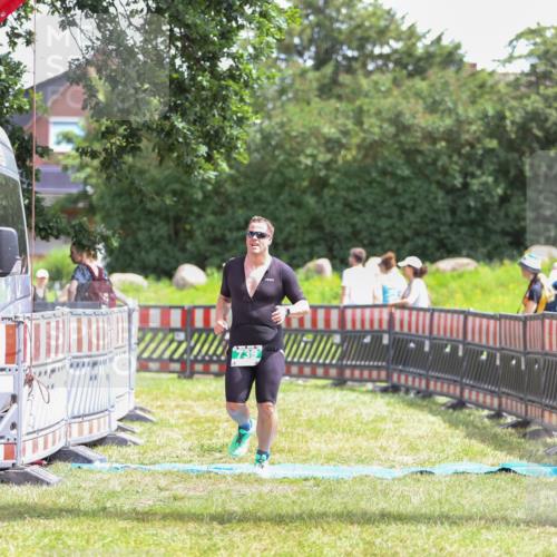 21.06.2026 - 29. Vierlanden-Triathlon Andreas Tolksdorf http://msf.ph/oto/9920505 21.06.2026 13:14:49 Ziel 739 meine-sportfotos.de