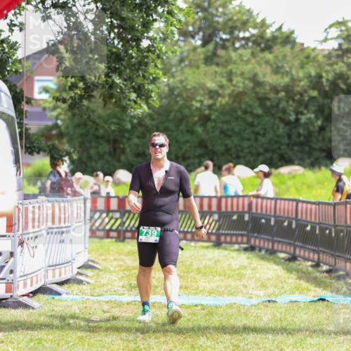 21.06.2026 - 29. Vierlanden-Triathlon Andreas Tolksdorf http://msf.ph/oto/9920510 21.06.2026 13:14:50 Ziel 739 meine-sportfotos.de