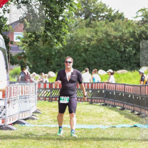 21.06.2026 - 29. Vierlanden-Triathlon Andreas Tolksdorf http://msf.ph/oto/9920512 21.06.2026 13:14:50 Ziel 739 meine-sportfotos.de