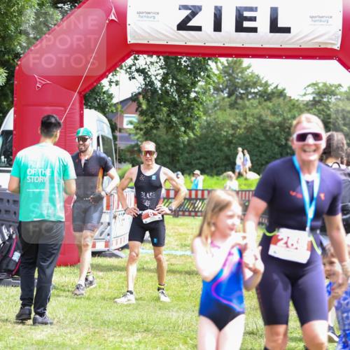 21.06.2026 - 29. Vierlanden-Triathlon Andreas Tolksdorf http://msf.ph/oto/9920549 21.06.2026 13:15:45 Ziel 159, 930 meine-sportfotos.de