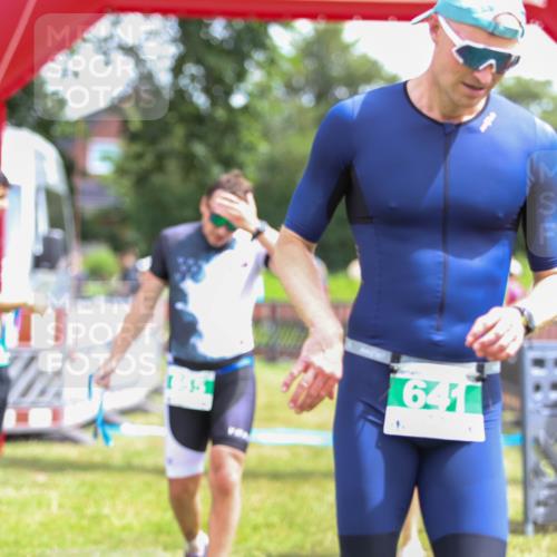21.06.2026 - 29. Vierlanden-Triathlon Andreas Tolksdorf http://msf.ph/oto/9920574 21.06.2026 13:16:14 Ziel 70, 641, 655 meine-sportfotos.de