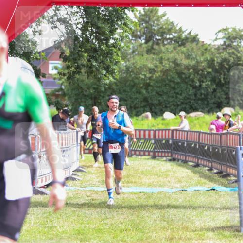 21.06.2026 - 29. Vierlanden-Triathlon Andreas Tolksdorf http://msf.ph/oto/9920579 21.06.2026 13:16:25 Ziel 34, 70, 131, 657 meine-sportfotos.de