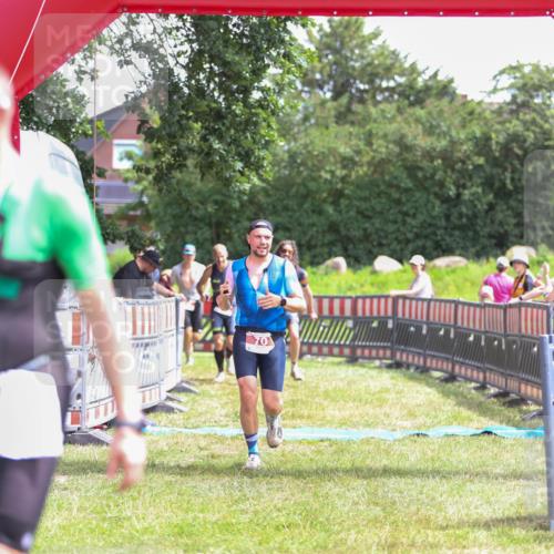 21.06.2026 - 29. Vierlanden-Triathlon Andreas Tolksdorf http://msf.ph/oto/9920580 21.06.2026 13:16:25 Ziel 34, 70, 131, 657 meine-sportfotos.de