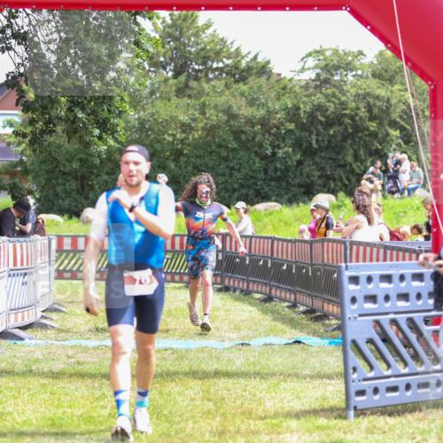 21.06.2026 - 29. Vierlanden-Triathlon Andreas Tolksdorf http://msf.ph/oto/9920587 21.06.2026 13:16:27 Ziel 34, 70, 131, 657 meine-sportfotos.de