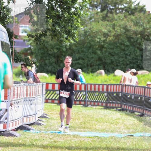 21.06.2026 - 29. Vierlanden-Triathlon Andreas Tolksdorf http://msf.ph/oto/9920595 21.06.2026 13:16:48 Ziel 151, 166, 743 meine-sportfotos.de