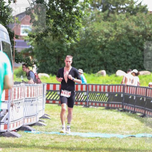 21.06.2026 - 29. Vierlanden-Triathlon Andreas Tolksdorf http://msf.ph/oto/9920596 21.06.2026 13:16:48 Ziel 151, 166, 743 meine-sportfotos.de