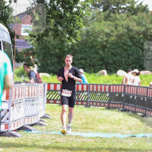 21.06.2026 - 29. Vierlanden-Triathlon Andreas Tolksdorf http://msf.ph/oto/9920597 21.06.2026 13:16:48 Ziel 151, 166, 743 meine-sportfotos.de