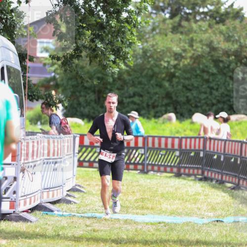 21.06.2026 - 29. Vierlanden-Triathlon Andreas Tolksdorf http://msf.ph/oto/9920600 21.06.2026 13:16:48 Ziel 151, 166, 743 meine-sportfotos.de