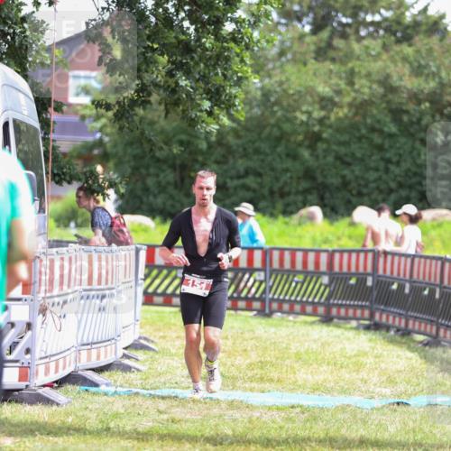 21.06.2026 - 29. Vierlanden-Triathlon Andreas Tolksdorf http://msf.ph/oto/9920601 21.06.2026 13:16:48 Ziel 151, 166, 743 meine-sportfotos.de