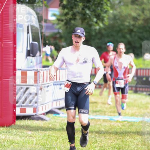 21.06.2026 - 29. Vierlanden-Triathlon Andreas Tolksdorf http://msf.ph/oto/9920609 21.06.2026 13:17:21 Ziel 7, 130, 160 meine-sportfotos.de