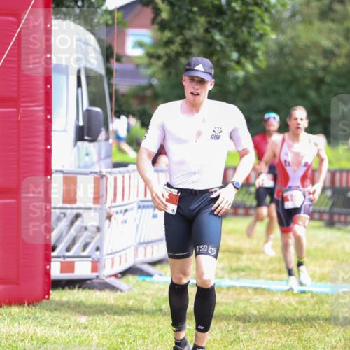 21.06.2026 - 29. Vierlanden-Triathlon Andreas Tolksdorf http://msf.ph/oto/9920610 21.06.2026 13:17:21 Ziel 7, 130, 160 meine-sportfotos.de