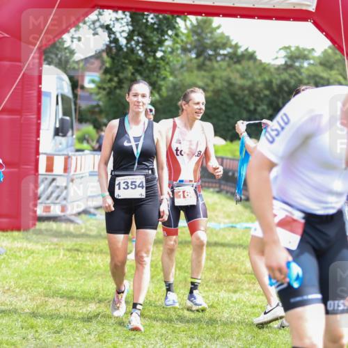 21.06.2026 - 29. Vierlanden-Triathlon Andreas Tolksdorf http://msf.ph/oto/9920620 21.06.2026 13:17:25 Ziel 130, 160 meine-sportfotos.de