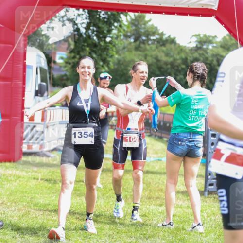 21.06.2026 - 29. Vierlanden-Triathlon Andreas Tolksdorf http://msf.ph/oto/9920625 21.06.2026 13:17:25 Ziel 130, 160 meine-sportfotos.de