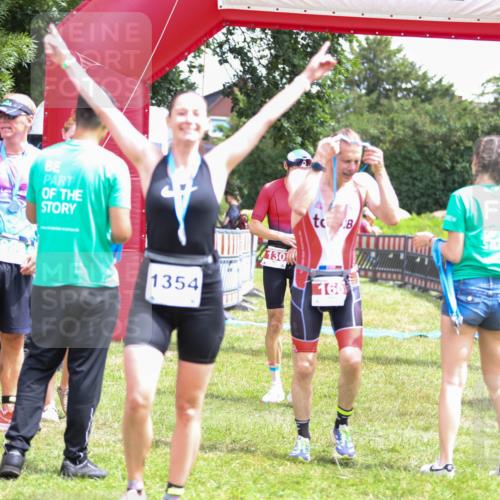 21.06.2026 - 29. Vierlanden-Triathlon Andreas Tolksdorf http://msf.ph/oto/9920630 21.06.2026 13:17:26 Ziel 130, 160 meine-sportfotos.de