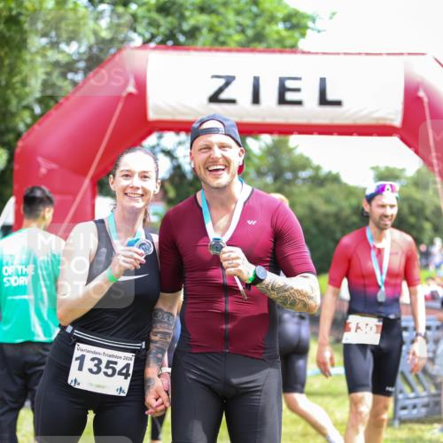 21.06.2026 - 29. Vierlanden-Triathlon Andreas Tolksdorf http://msf.ph/oto/9920642 21.06.2026 13:17:36 Ziel 253, 744 meine-sportfotos.de