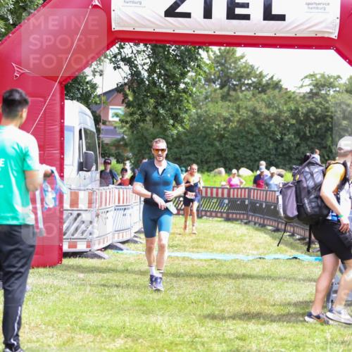 21.06.2026 - 29. Vierlanden-Triathlon Andreas Tolksdorf http://msf.ph/oto/9920650 21.06.2026 13:17:45 Ziel 253, 696, 744 meine-sportfotos.de