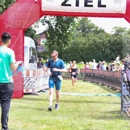 21.06.2026 - 29. Vierlanden-Triathlon Andreas Tolksdorf http://msf.ph/oto/9920659 21.06.2026 13:17:45 Ziel 253, 696, 744 meine-sportfotos.de