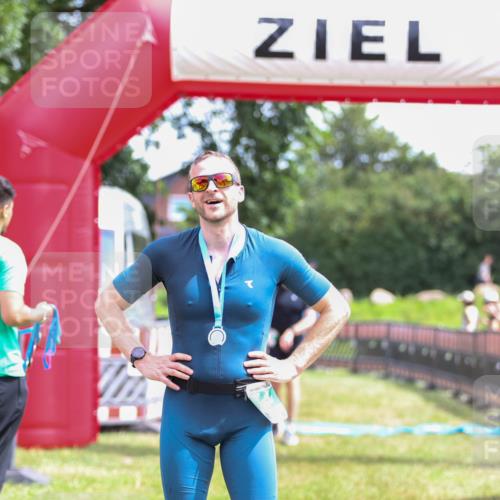 21.06.2026 - 29. Vierlanden-Triathlon Andreas Tolksdorf http://msf.ph/oto/9920665 21.06.2026 13:17:54 Ziel 50, 696 meine-sportfotos.de