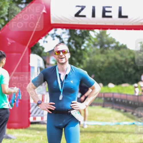 21.06.2026 - 29. Vierlanden-Triathlon Andreas Tolksdorf http://msf.ph/oto/9920668 21.06.2026 13:17:54 Ziel 50, 696 meine-sportfotos.de