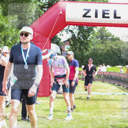 21.06.2026 - 29. Vierlanden-Triathlon Andreas Tolksdorf http://msf.ph/oto/9920688 21.06.2026 13:18:11 Ziel 659, 742 meine-sportfotos.de