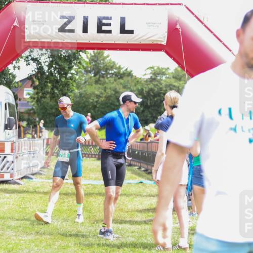 21.06.2026 - 29. Vierlanden-Triathlon Andreas Tolksdorf http://msf.ph/oto/9920706 21.06.2026 13:18:27 Ziel 715, 773, 798 meine-sportfotos.de