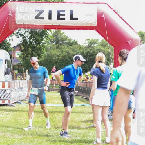 21.06.2026 - 29. Vierlanden-Triathlon Andreas Tolksdorf http://msf.ph/oto/9920708 21.06.2026 13:18:27 Ziel 715, 773, 798 meine-sportfotos.de