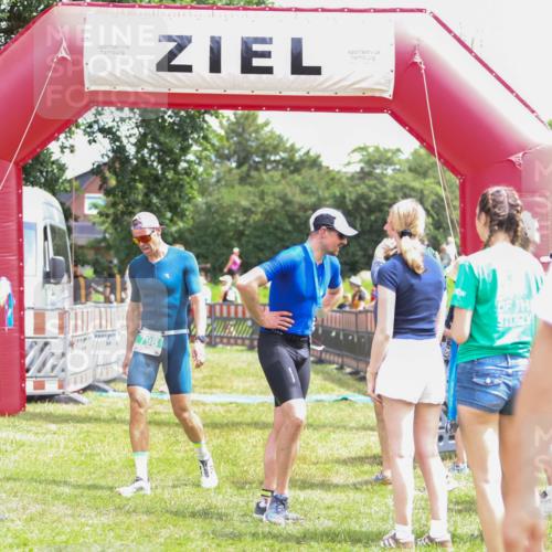 21.06.2026 - 29. Vierlanden-Triathlon Andreas Tolksdorf http://msf.ph/oto/9920709 21.06.2026 13:18:27 Ziel 715, 773, 798 meine-sportfotos.de