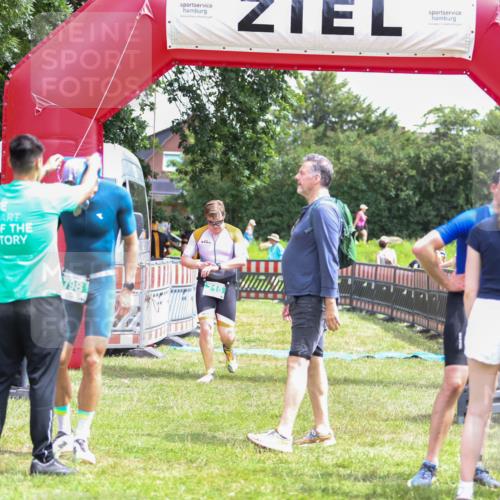 21.06.2026 - 29. Vierlanden-Triathlon Andreas Tolksdorf http://msf.ph/oto/9920712 21.06.2026 13:18:29 Ziel 715, 773 meine-sportfotos.de