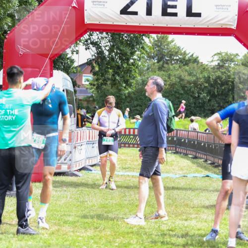 21.06.2026 - 29. Vierlanden-Triathlon Andreas Tolksdorf http://msf.ph/oto/9920714 21.06.2026 13:18:29 Ziel 715, 773 meine-sportfotos.de