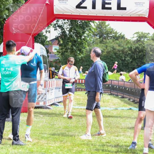 21.06.2026 - 29. Vierlanden-Triathlon Andreas Tolksdorf http://msf.ph/oto/9920715 21.06.2026 13:18:29 Ziel 715, 773 meine-sportfotos.de