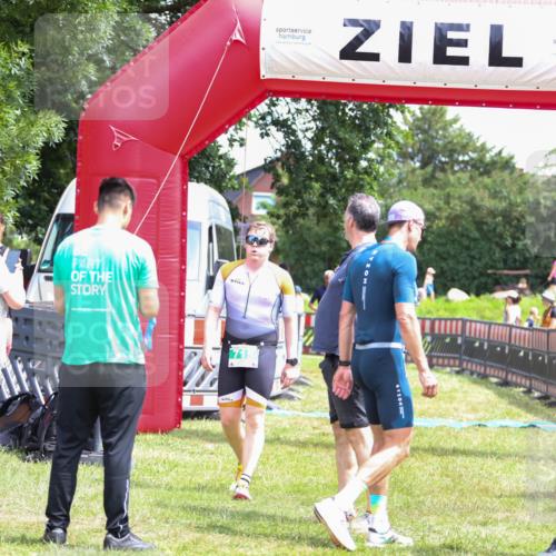 21.06.2026 - 29. Vierlanden-Triathlon Andreas Tolksdorf http://msf.ph/oto/9920717 21.06.2026 13:18:32 Ziel 715, 773 meine-sportfotos.de