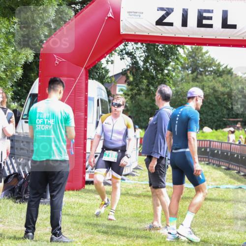 21.06.2026 - 29. Vierlanden-Triathlon Andreas Tolksdorf http://msf.ph/oto/9920720 21.06.2026 13:18:32 Ziel 715, 773 meine-sportfotos.de
