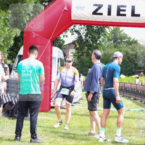 21.06.2026 - 29. Vierlanden-Triathlon Andreas Tolksdorf http://msf.ph/oto/9920721 21.06.2026 13:18:32 Ziel 715, 773 meine-sportfotos.de