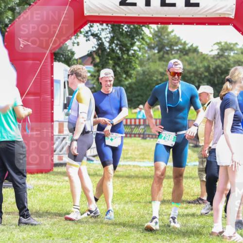 21.06.2026 - 29. Vierlanden-Triathlon Andreas Tolksdorf http://msf.ph/oto/9920726 21.06.2026 13:18:38 Ziel 773 meine-sportfotos.de