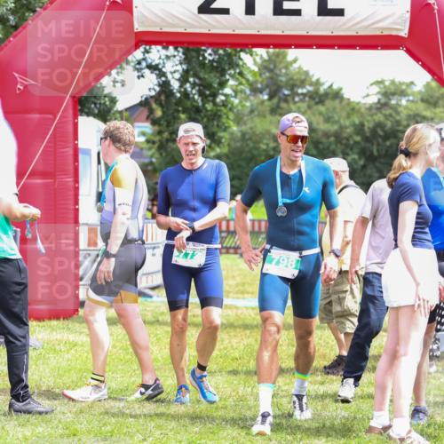 21.06.2026 - 29. Vierlanden-Triathlon Andreas Tolksdorf http://msf.ph/oto/9920729 21.06.2026 13:18:38 Ziel 773 meine-sportfotos.de