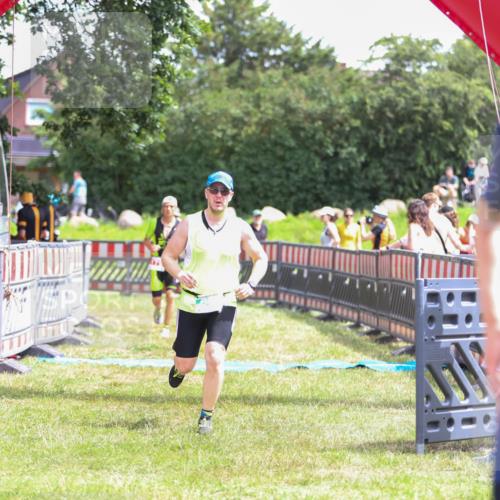 21.06.2026 - 29. Vierlanden-Triathlon Andreas Tolksdorf http://msf.ph/oto/9920731 21.06.2026 13:18:51 Ziel 179, 688 meine-sportfotos.de